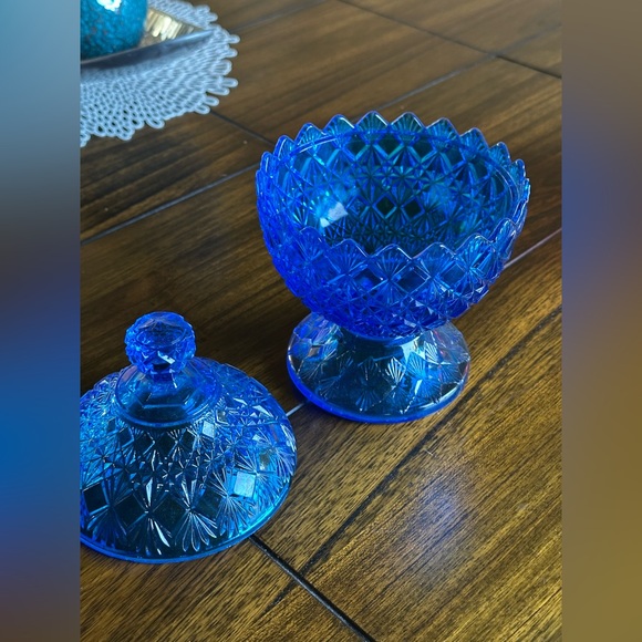 Blue Vintage Glass Bowl & Lid - Picture 3 of 4